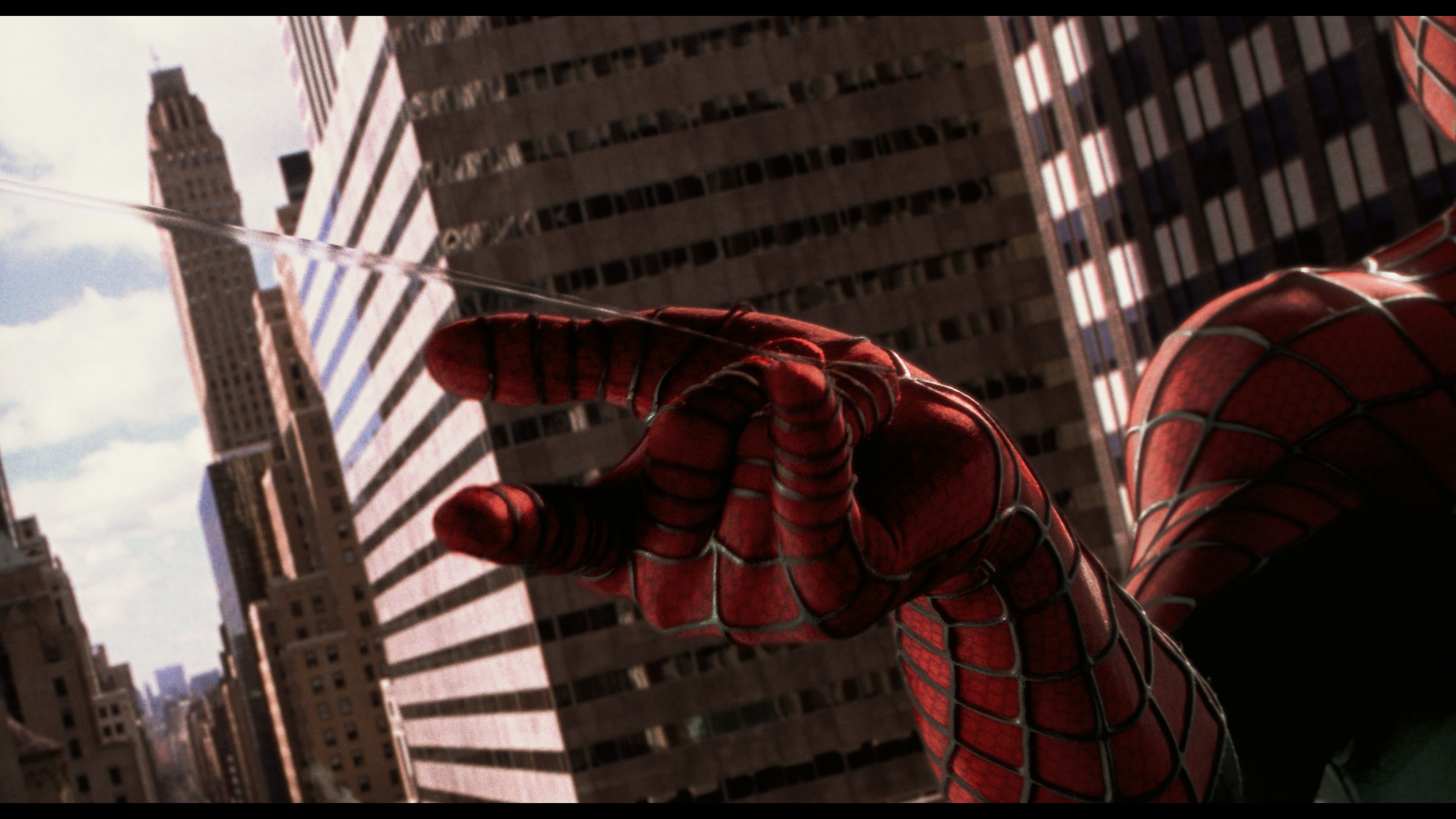 Включи человек паук громкий звук. Человек паук Сэма Рэйми. Человек паук 2002. Питер Паркер человек паук 1. Тоби Магуайр человек паук 2002.